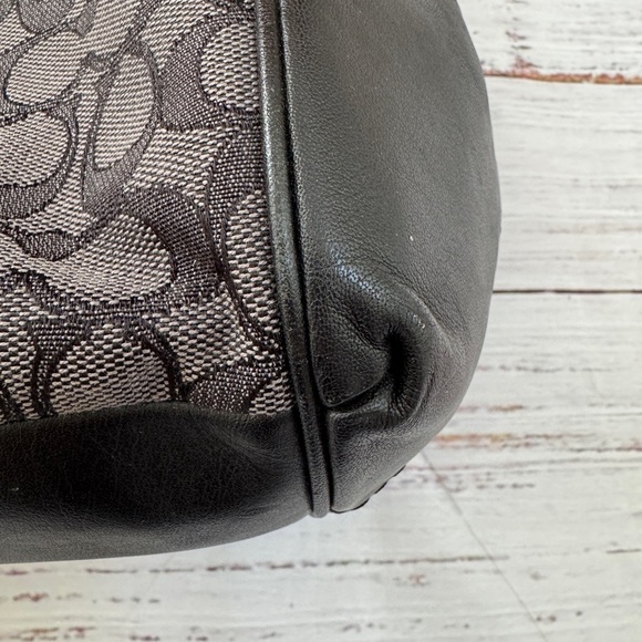 COACH  TOTE F27579 /HAND BAG EUC Black Leather and Canvas. - Picture 6 of 15